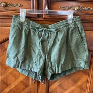 Shorts w/ elastic waist